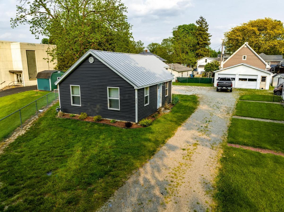 Renovated Retreat In Walking Distance To Holiday home