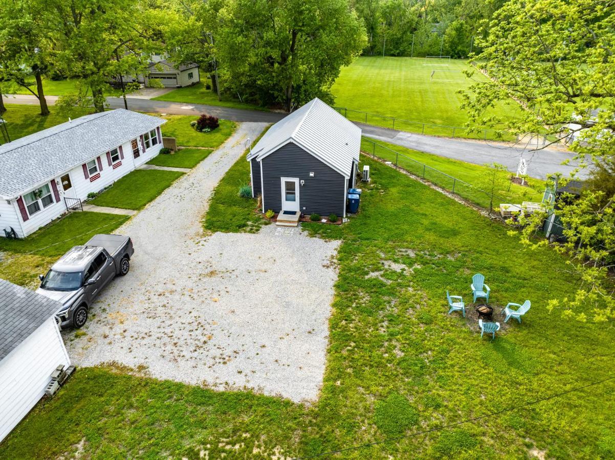 Holiday home Renovated Retreat In Walking Distance To Huron