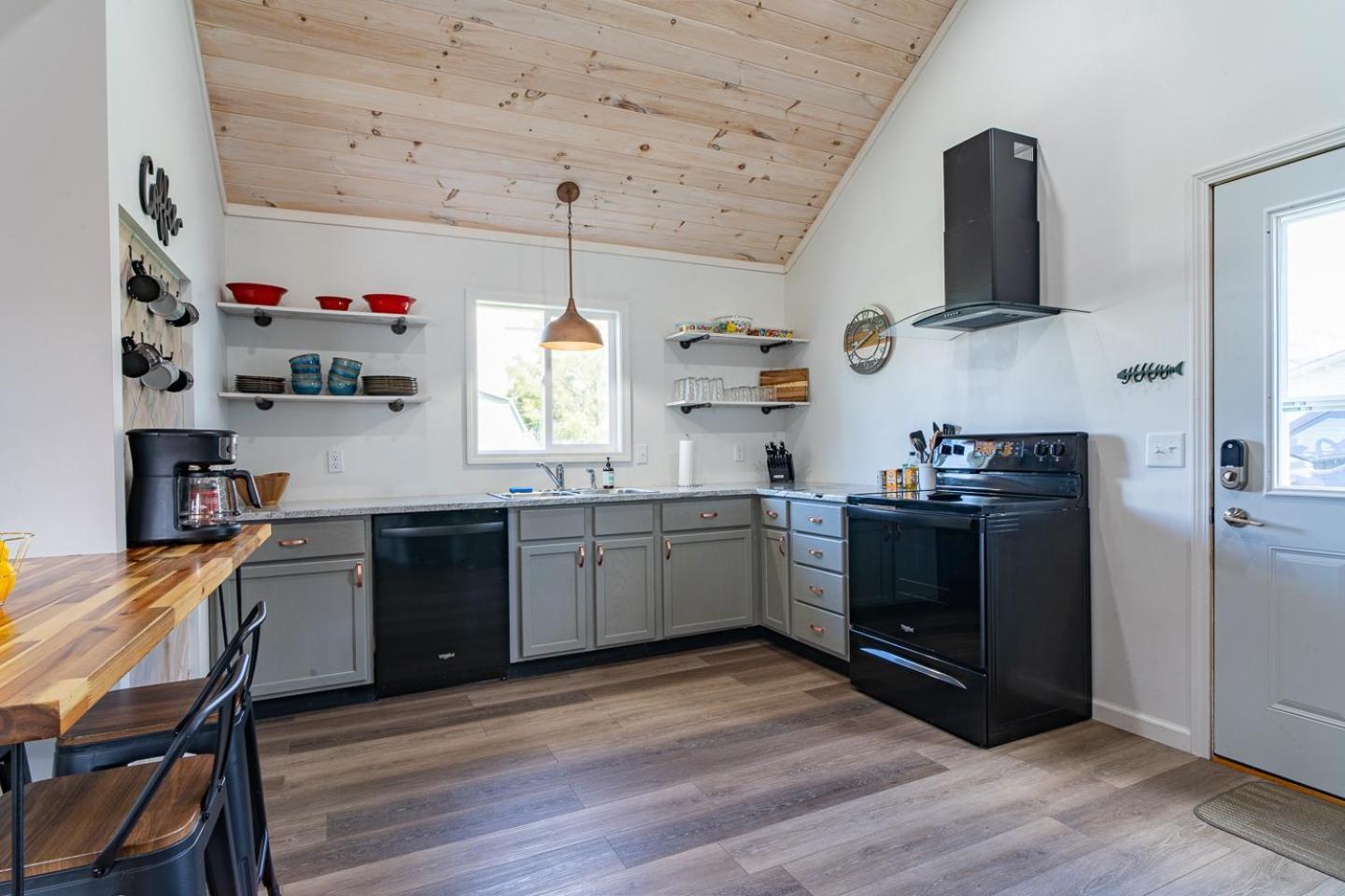 Holiday home Renovated Retreat In Walking Distance To Huron