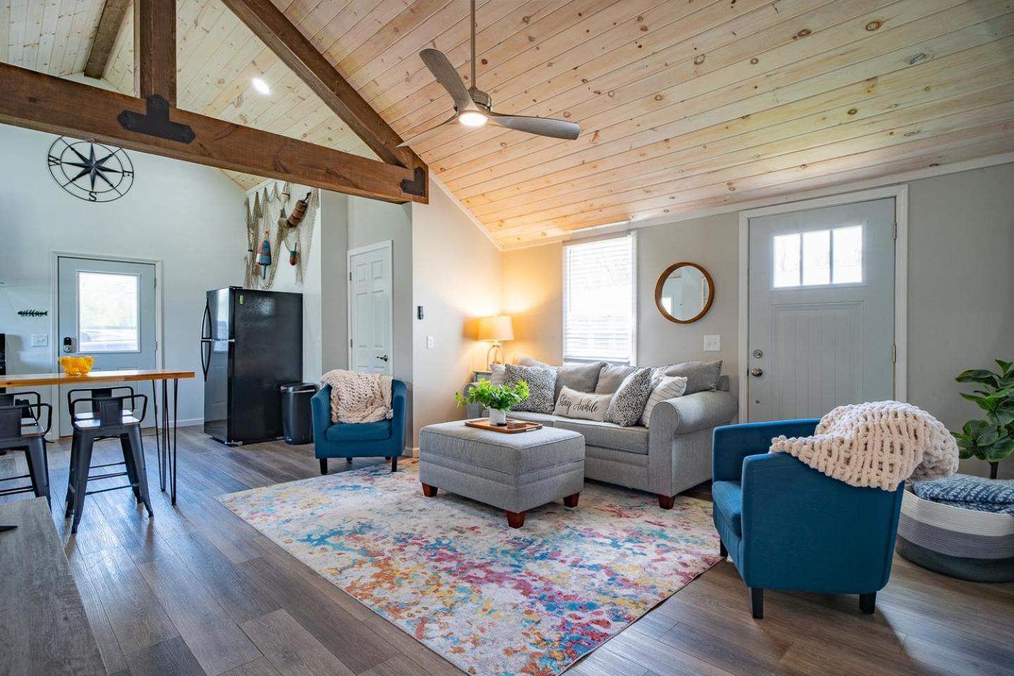 Renovated Retreat In Walking Distance To Huron