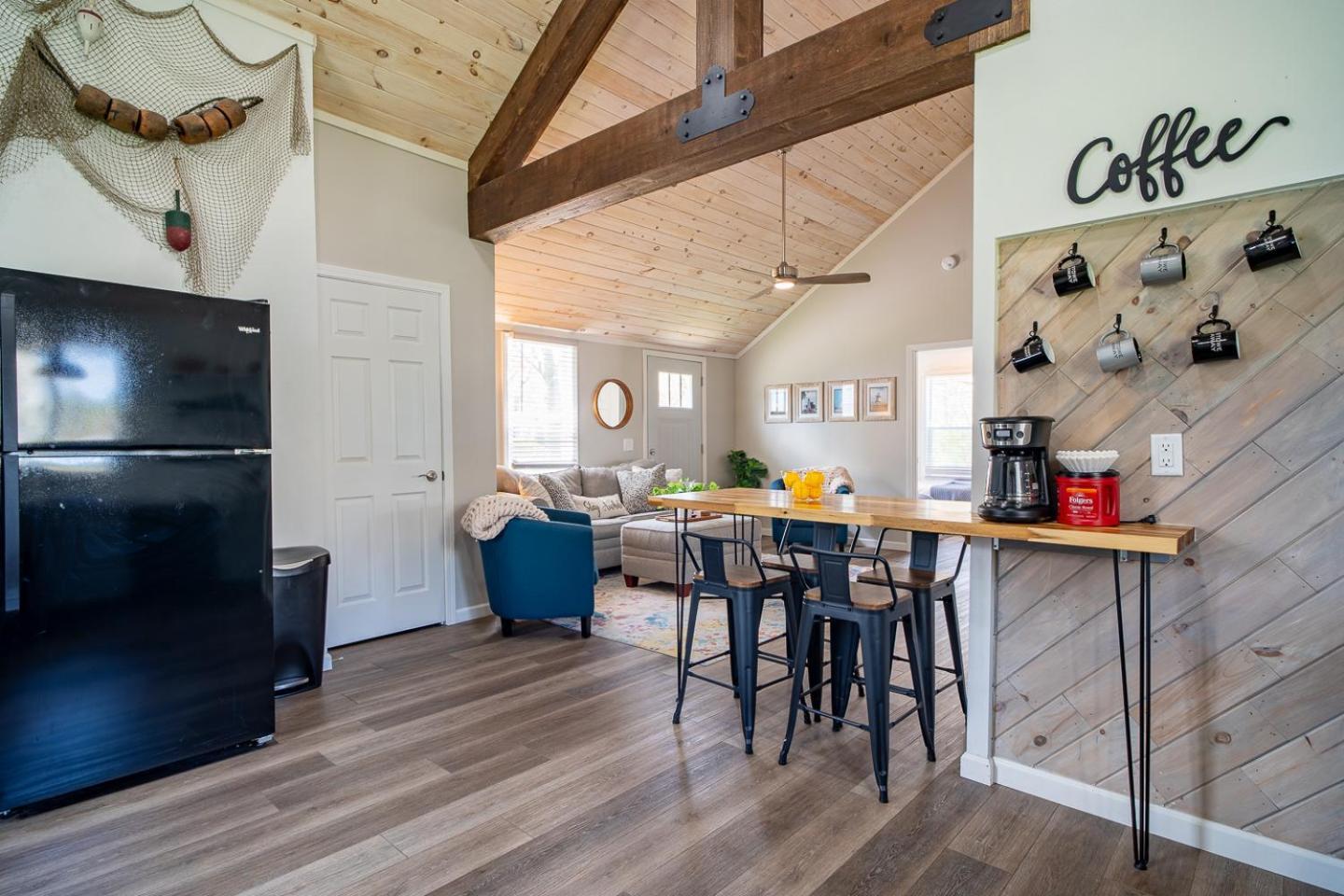 Renovated Retreat In Walking Distance To Huron